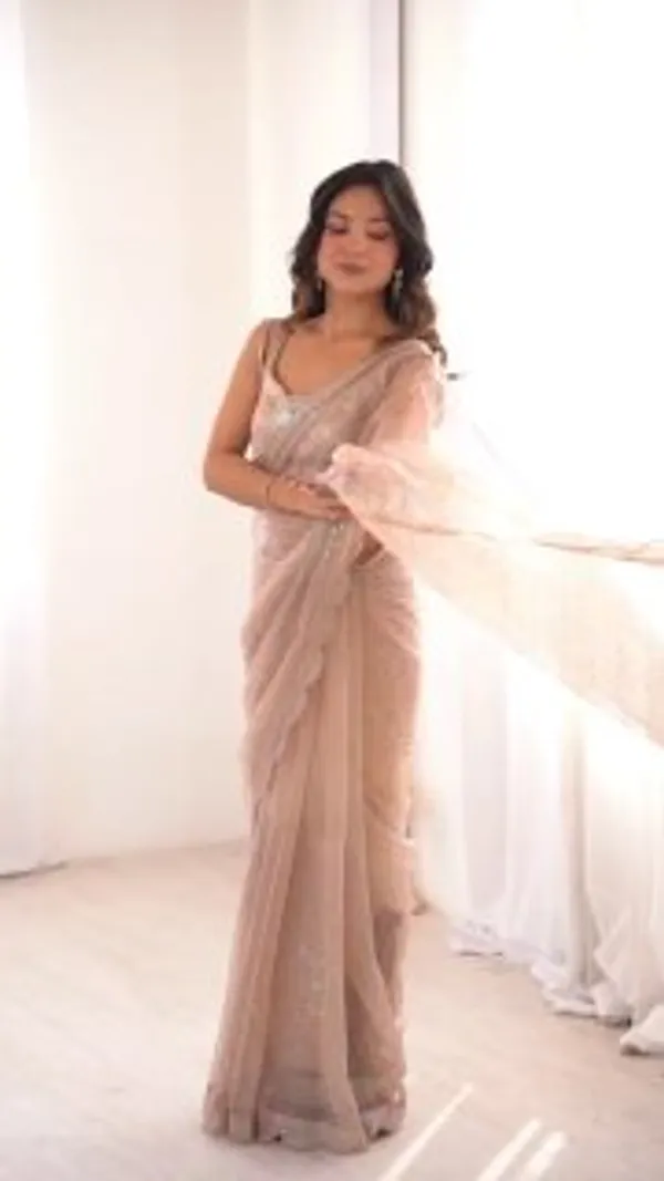 Havy_Soft_Ne_Silver_Saree