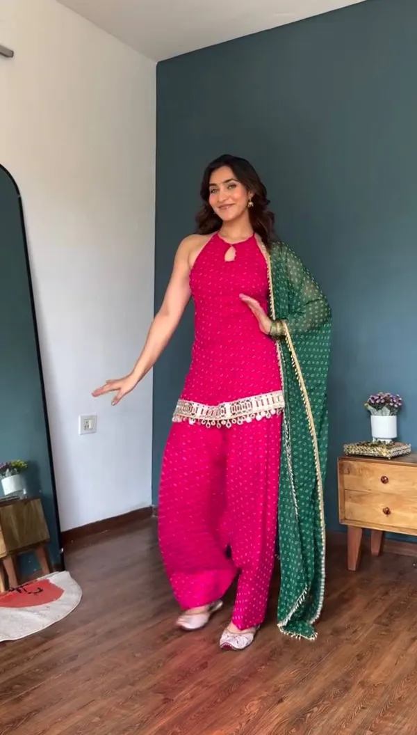 Heavy_Faux_Georgette_Kurta_Set_Red