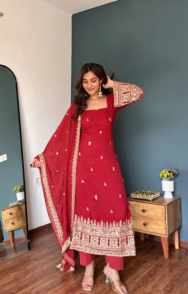Heavy_Faux_Georgette_Suit