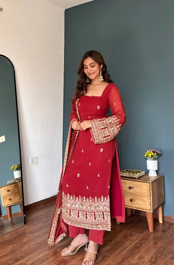 Heavy_Faux_Georgette_Suit