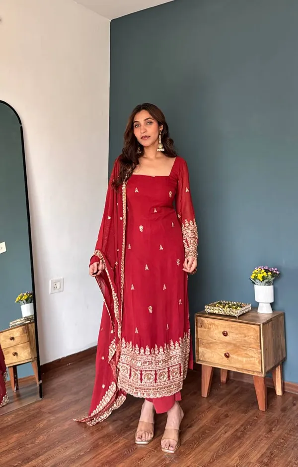 Heavy_Faux_Georgette_Suit