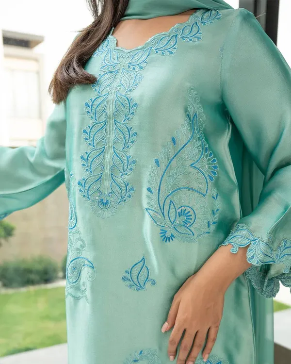 Heavy_Rayon_Thread_Work_Palazzo_Suit_Set