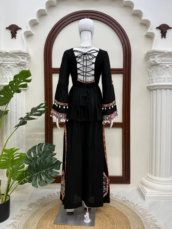 Heavy_Reyon_Silk_Black_Women_Set
