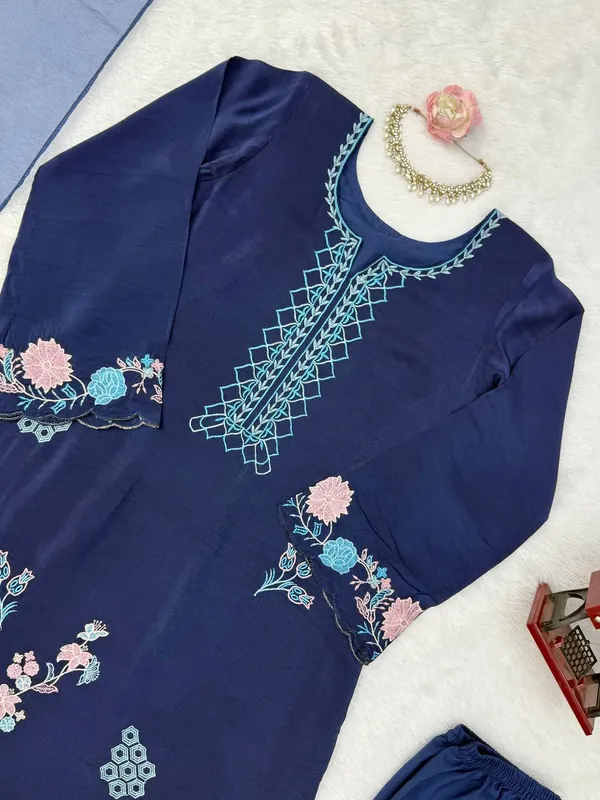 Jura_Silk_Kaftan_Pant_Dupatta_Designer_Set