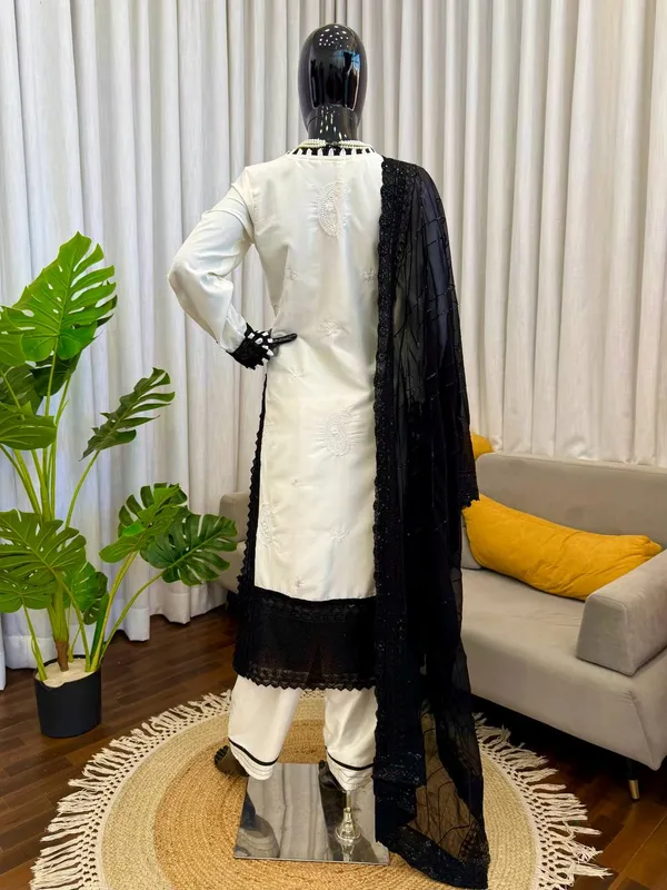 Pakistani_Crepe_Top_Pant_Set_|_For_Women