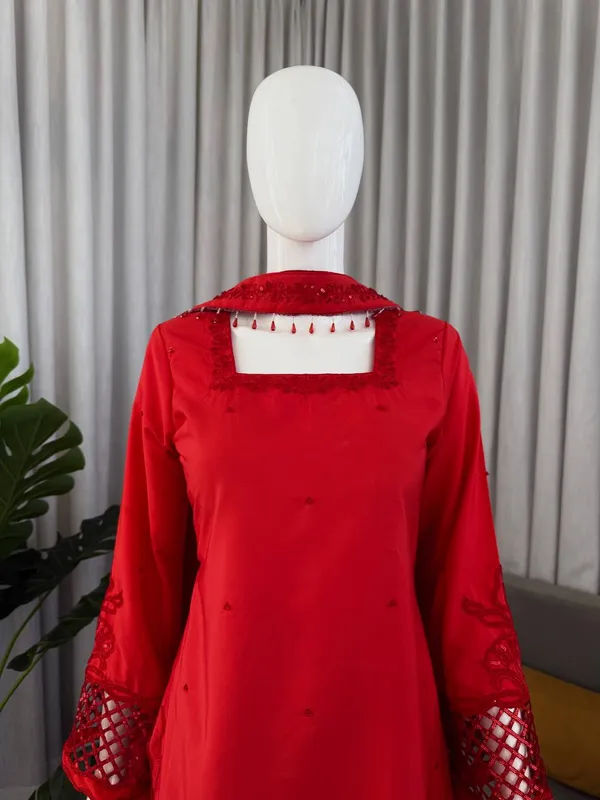 Natural_Silk_Elegant_Ethnic_Wear_Suit