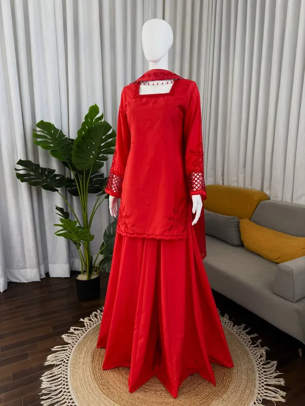 Natural_Silk_Elegant_Ethnic_Wear_Suit