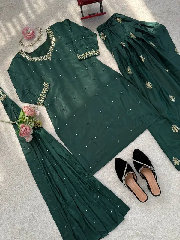 Heavy_Crepe_Designer_Festive_Wear_Suit