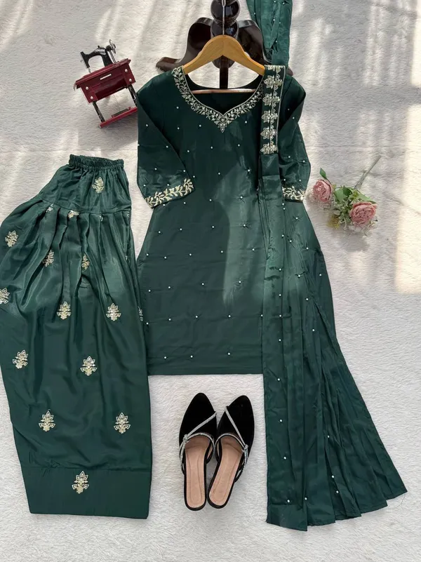 Heavy_Crepe_Designer_Festive_Wear_Suit
