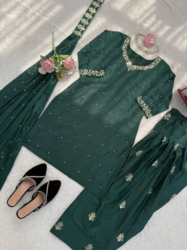 Heavy_Crepe_Designer_Festive_Wear_Suit