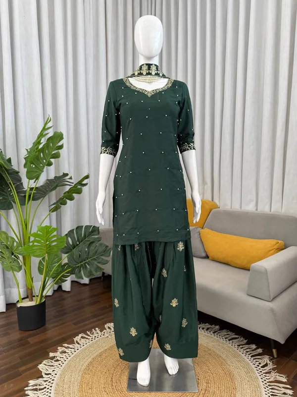 Heavy_Crepe_Designer_Festive_Wear_Suit