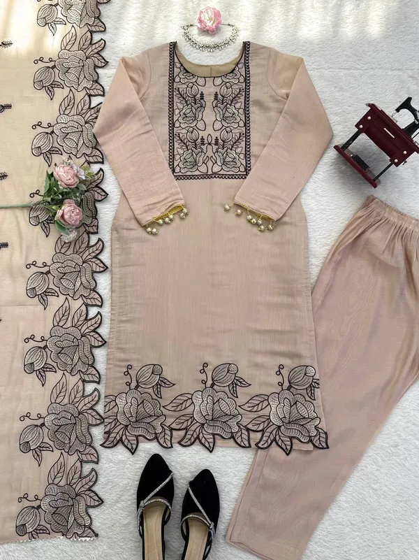 Chanderi_Fabric_Elegant_Casual_Suit_Set