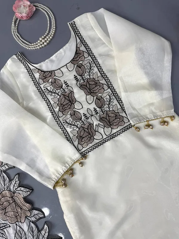 Chanderi_Silk_Premium_Festive_Suit_Set
