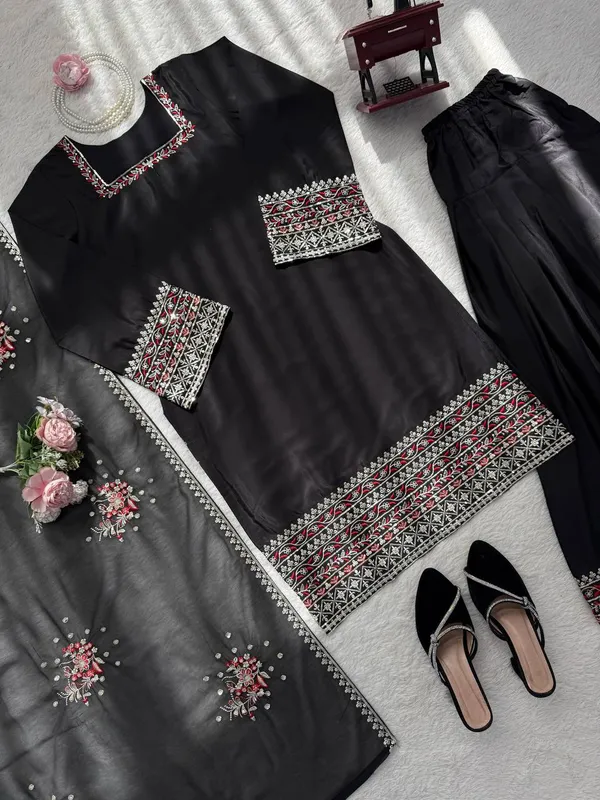 Heavy_Crepe_Traditional_Wedding_Wear_Suit