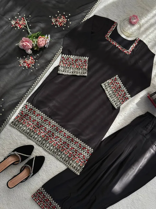 Heavy_Crepe_Traditional_Wedding_Wear_Suit