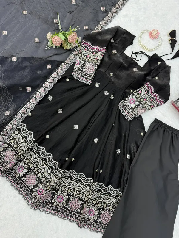 Fendy_Silk_Elegant_Anarkali_Party_Set