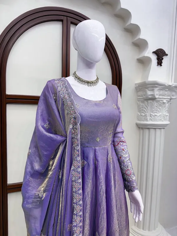 Fendy_Silk_Elegant_Anarkali_Party_Set