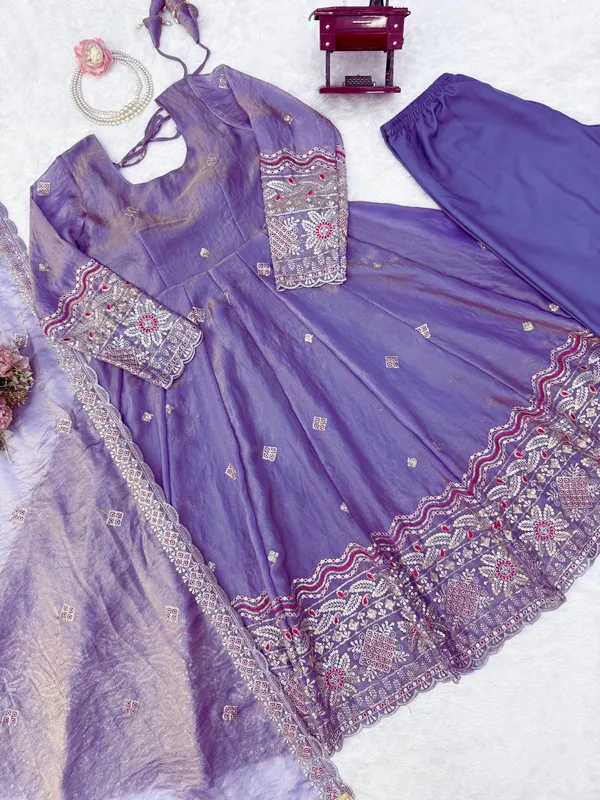 Fendy_Silk_Elegant_Anarkali_Party_Set
