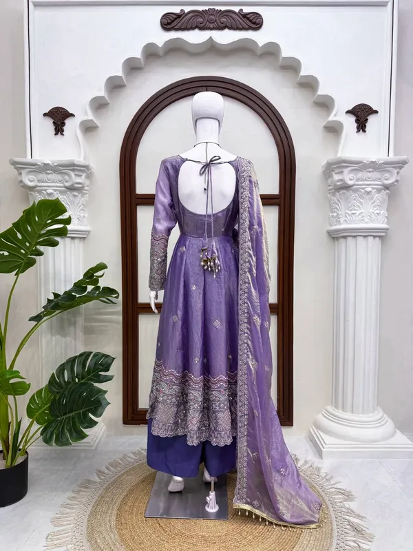 Fendy_Silk_Elegant_Anarkali_Party_Set