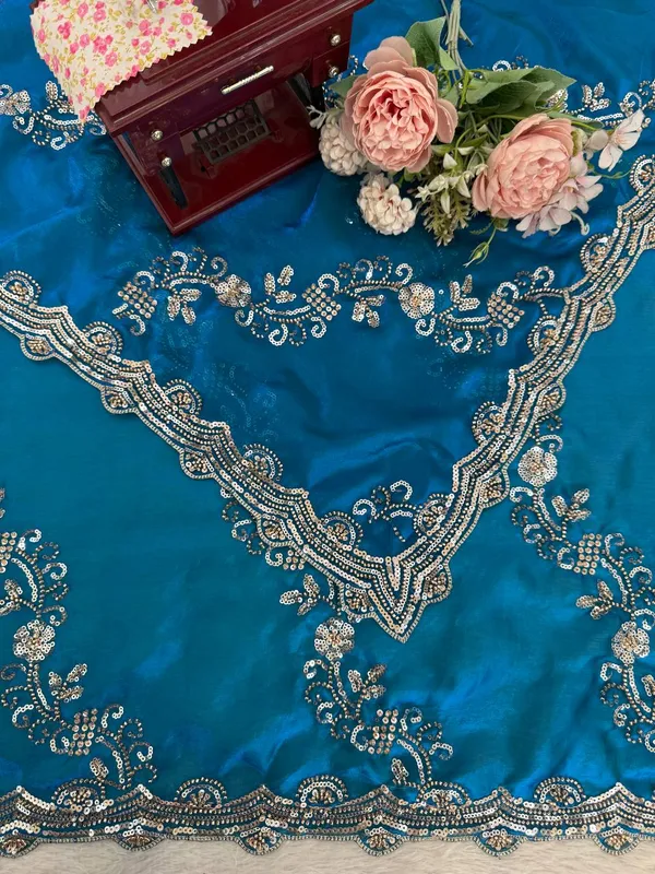 Fendy_Silk_Sequin_Saree_Blouse_Set