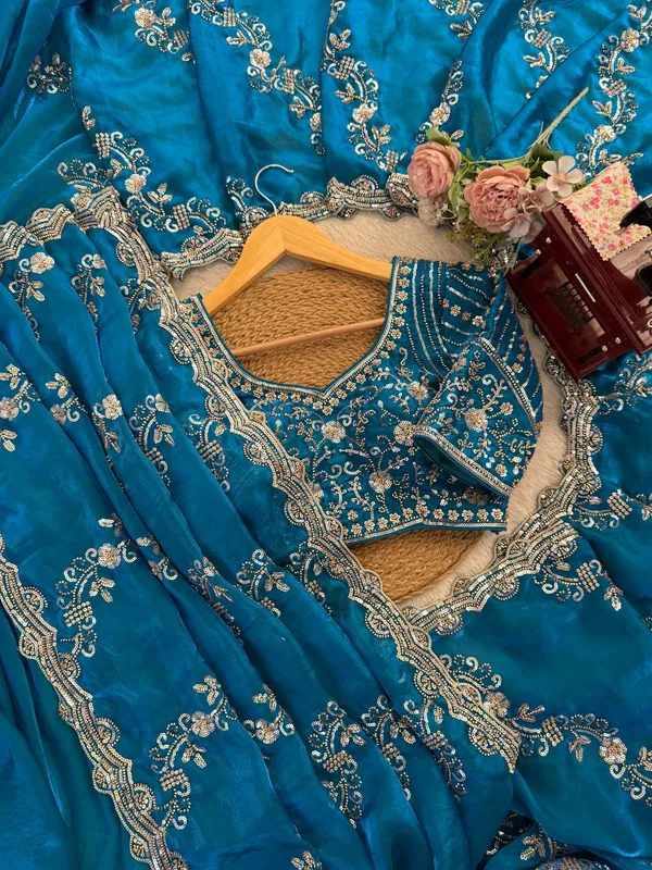 Fendy_Silk_Sequin_Saree_Blouse_Set