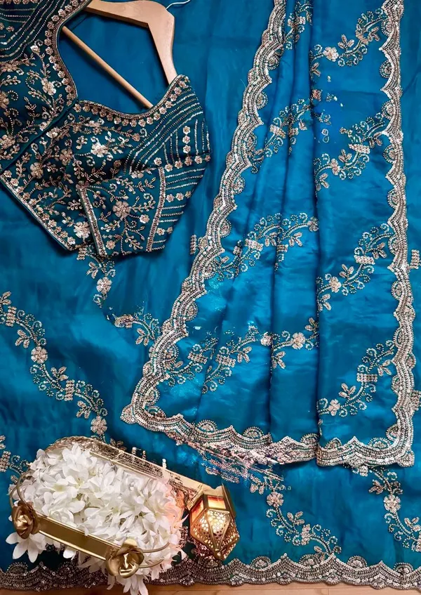 Fendy_Silk_Sequin_Saree_Blouse_Set