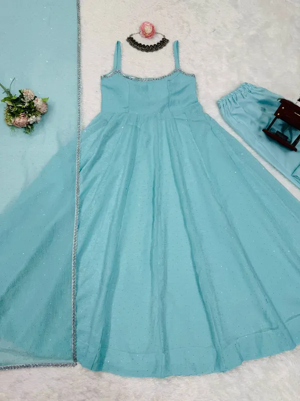 Crunch_Silk_Designer_Festive_Outfit_Set