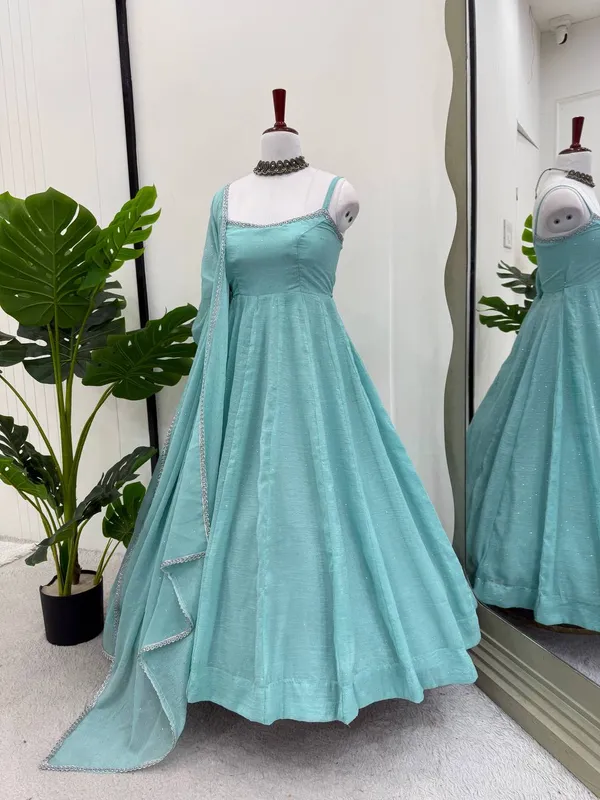 Crunch_Silk_Designer_Festive_Outfit_Set