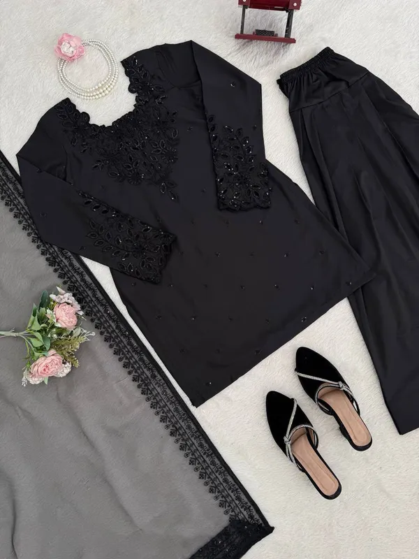 Crepe_Elegant_Sequins_Salwar_Suit_Set