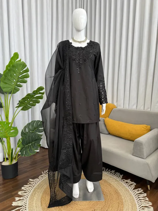 Crepe_Elegant_Sequins_Salwar_Suit_Set