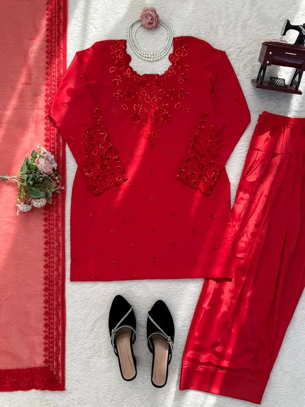 Crepe_Thread_Work_Farshi_Suit_Set