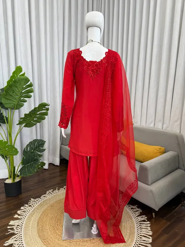 Crepe_Thread_Work_Farshi_Suit_Set