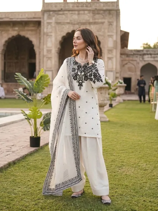 Crepe_Sequin_Thread_Salwar_Suit_Set