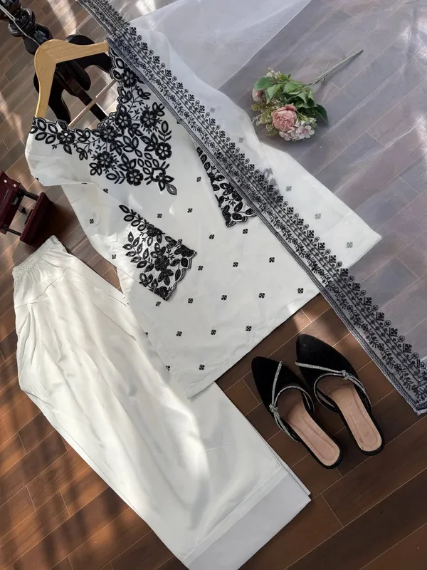 Crepe_Sequin_Thread_Salwar_Suit_Set