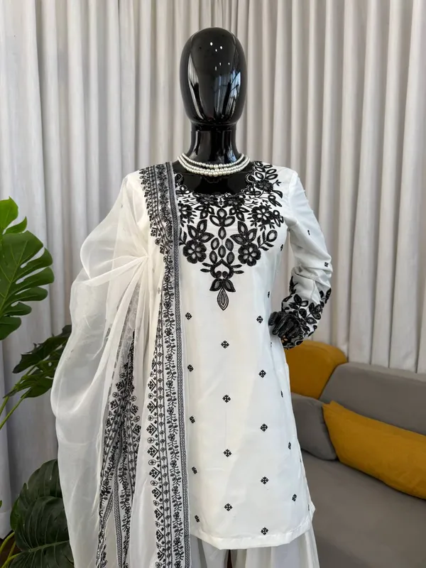 Crepe_Sequin_Thread_Salwar_Suit_Set
