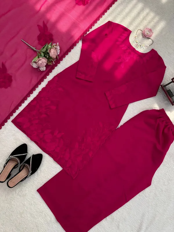 Roman_Fabric_Ethnic_Casual_Wear_Set
