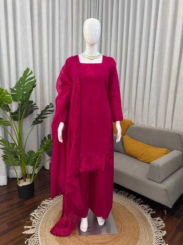 Roman_Fabric_Ethnic_Casual_Wear_Set
