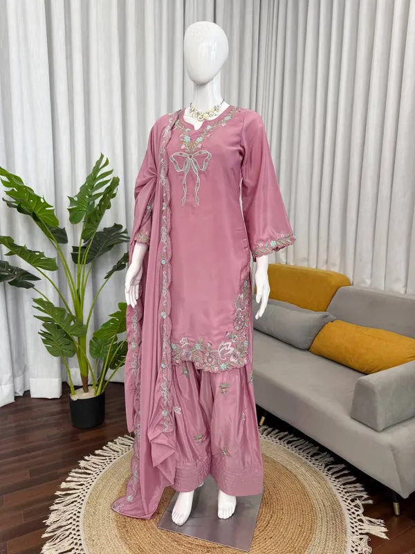 Crepe_Fabric_Traditional_Ethnic_Wear_Suit