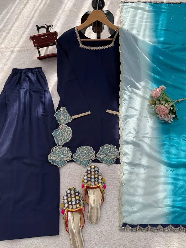 Chinon_Dupatta_Elegant_Festive_Outfit_Set