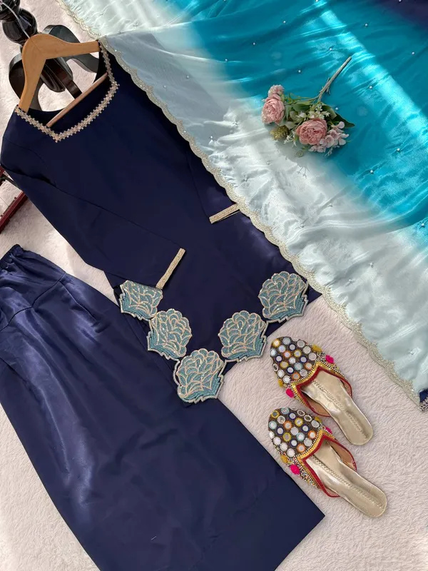 Chinon_Dupatta_Elegant_Festive_Outfit_Set