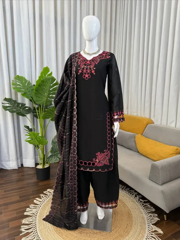 Chanderi_Fabric_Festive_Traditional_Suit_Set
