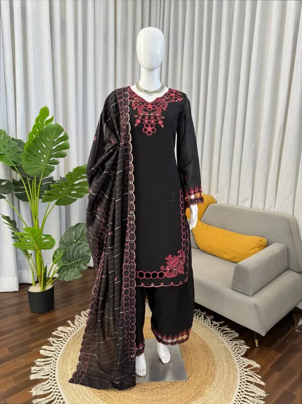 Chanderi_Fabric_Festive_Traditional_Suit_Set
