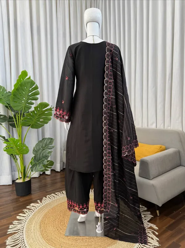 Chanderi_Fabric_Festive_Traditional_Suit_Set