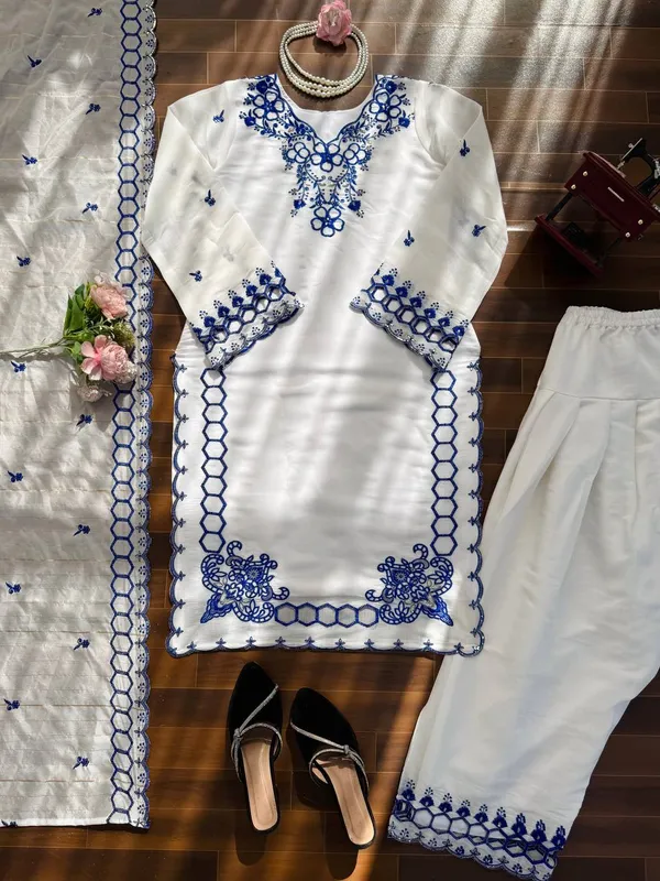 Chanderi_Fabric_Festive_Traditional_Suit_Set