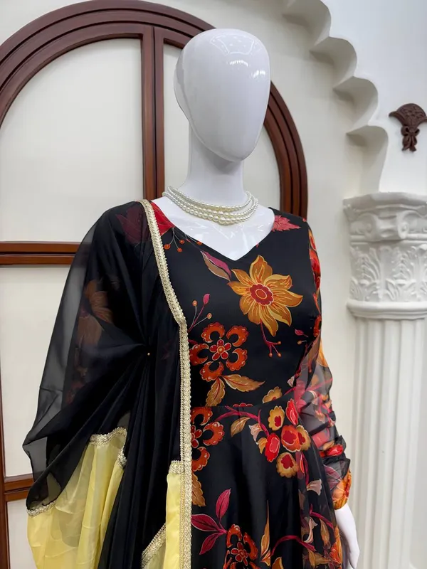 Tabby_Organza_Anarkali_Set_with_Digital_Print_7_Meter_Flair_and_Lace_Dupatta_Black