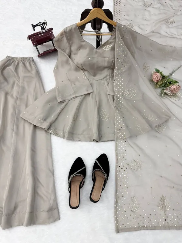 Tabby_Silk_Foil_Palazzo_Set