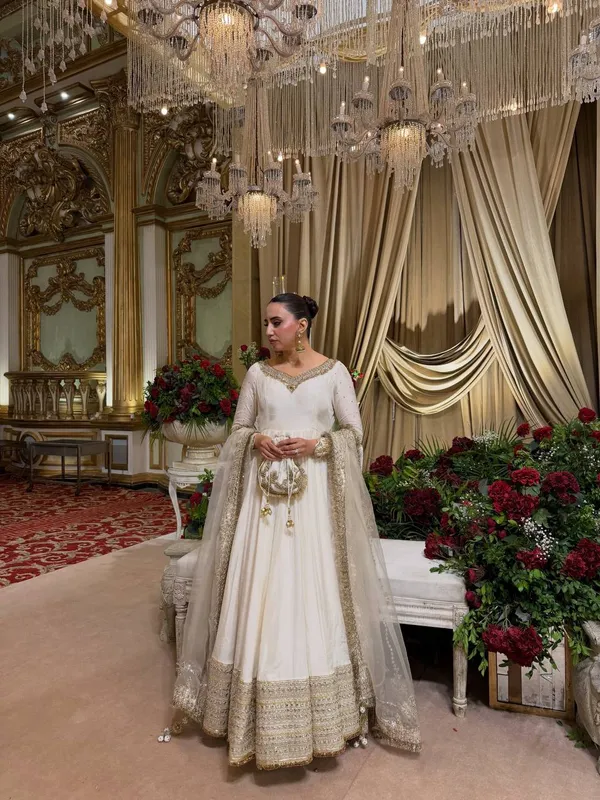 Vichitra_White_Anarkali_Set