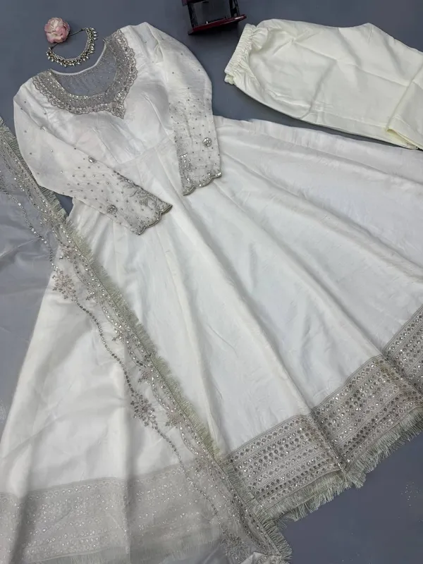 Vichitra_White_Anarkali_Set