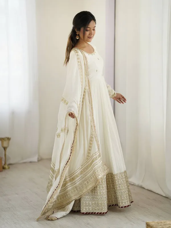 White_Elegant_Design_Chinon_Silk_Gown_For_Women