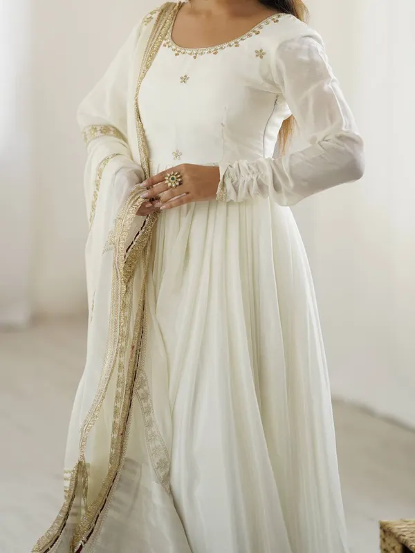 White_Elegant_Design_Chinon_Silk_Gown_For_Women